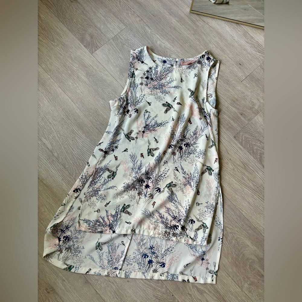 Philosophy Republic Clothing Floral Bird
Sleeveless Top With Keyhole Back XS